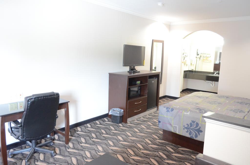 Palace Inn Sam Houston Race Park 客房 照片