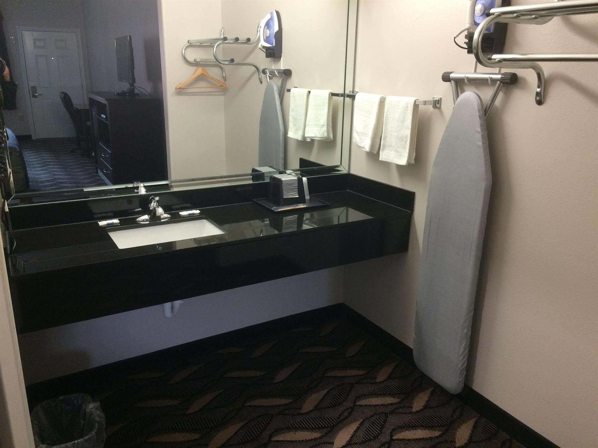 Palace Inn Sam Houston Race Park 外观 照片